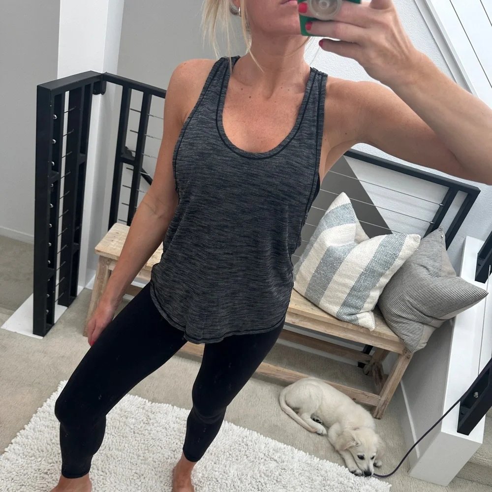 Lululemon Essential Charcoal Gray Racerback Active Tank Top Stylish Yoga Size 6 - Picture 1 of 12